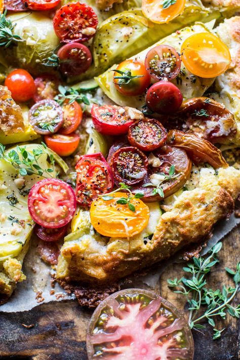 Zucchini Galette, Aubergine Pizza, Savory Galette, Galette Recipes, Homemade Hot Pockets, Breaking Fast, Pesto Potatoes, Recipes Pizza, Zucchini Tomato