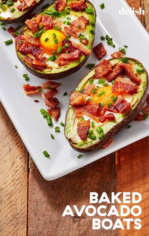 Keto Receipts, Egg Boats Recipe, Pasta And Bread, Avocado Boats, Egg Boats, Avocado Snack, Stuffed Avocados, Avocado Dishes, Egg Avocado