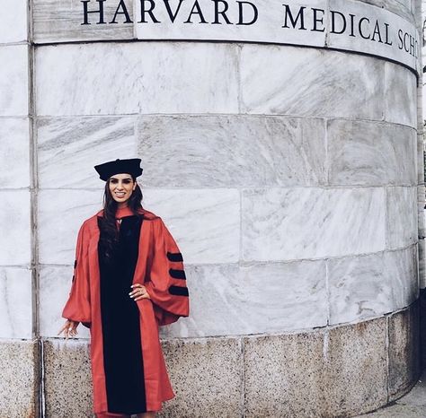 🌻 @notgivinmyname Harvard Medical School Graduation, Harvard Medical School Aesthetic, Med School Acceptance, Medical Assistant Scrubs, Med School Graduation, Medical Assistant Student, Med School Motivation, Harvard Medical School, Medical Careers