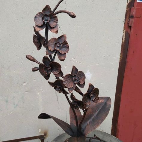 forgedcommodities.etsy.com Metal Roses, Garden Plant Stand, Iron Gifts, Flower Birthday, Steel Flowers, Steel Gifts, Copper Art, 6th Anniversary, Flowers For You