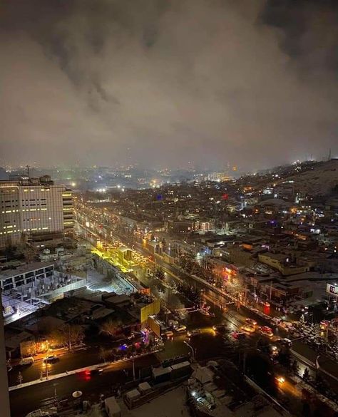 Afghanistan beautiful places! Kabul is the capital of Afghanistan 🇦🇫 and the biggest city in Afghanistan.... For more photos and videos of Kabul Jaan follow us on Insta @qalbasia.af Afghanistan Landscape, Mud Wall, Pashtun People, Afghanistan Photography, Afghanistan Culture, Types Of Aesthetics, Kabul Afghanistan, Bike Sketch, Badass Aesthetic