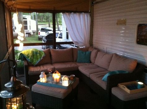 Camping Decorating Ideas, Porch For Camper, Rv Shelter, Motorhome Accessories, Rv Decorating, Modern Rustic Farmhouse, Kombi Home, Rv Homes, Rv Makeover