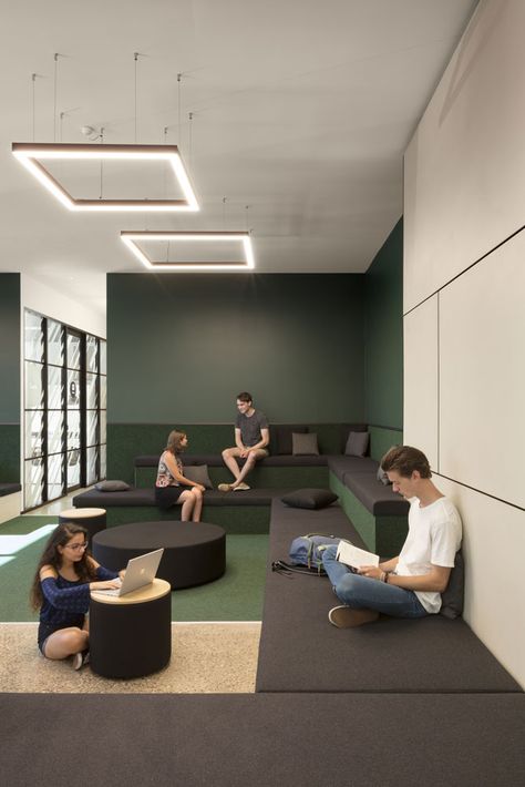 Social Lounge Design, Student Accommodation Interior Design, Student Hangout Space, Student Housing Aesthetic, Student Housing Interior, Student Lounge Ideas, Student Union Design, Student Lounge Design, School Common Room