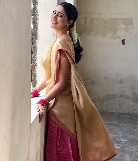 Raai Laxmi India Style Dress, Anushka Photos, Raai Laxmi, Top Celebrities, Latest Images, Wallpapers Hd, Half Saree, Beautiful Saree, Indian Beauty Saree