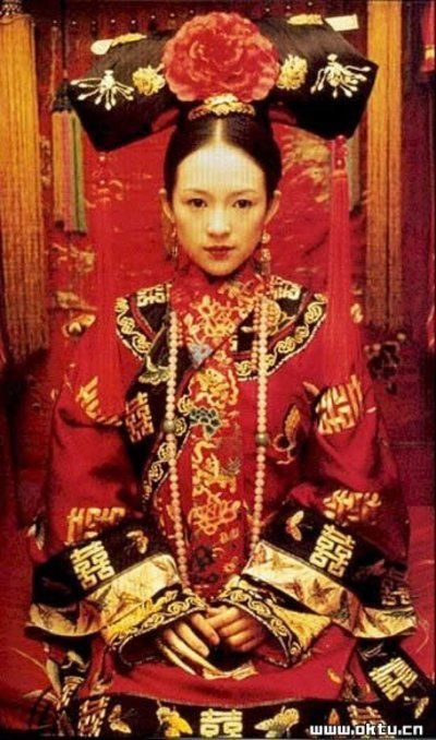 Jen Yu (Ziyi Zhang) 'Crouching Tiger, Hidden Dragon' 2000. Costume designed by Timmy Yip. Queen Amadala, Turandot Opera, Ziyi Zhang, Crouching Tiger Hidden Dragon, Hidden Dragon, Japanese Concept, Red Lanterns, Crouching Tiger, Empress Of China