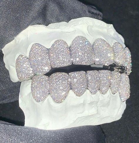 Dental Jewelry, Grillz Teeth, Diamond Grillz, Custom Grillz, Diamond Teeth, Dope Jewelry Accessories, Mood Jewelry, Grills Teeth, Pretty Jewelry Necklaces