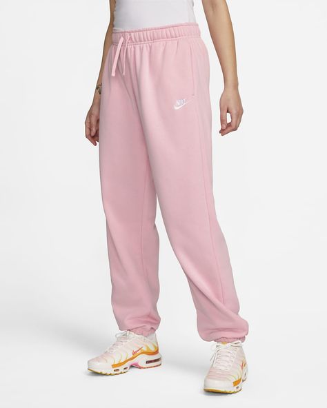 Nike Sweatpants Outfit, Light Pink Sweatpants, Nike Women Outfits, Sweatpants Nike, Oversized Sweatpants, Nike Sportswear Club Fleece, Cute Sweatpants, Nike Womens Sweatpants, Pink Sweats