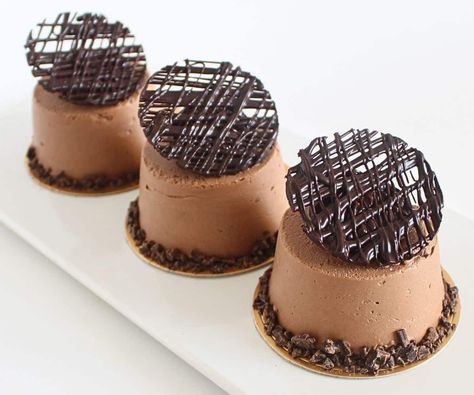 3-Ingredient Mini Chocolate Mousse Cakes - Cupcake Savvy’s Kitchen Small Mousse Cakes, Cupcake Savvy Kitchen Recipes, Mini Chocolate Mousse Cake, Mini Mousse Cakes, Chocolate Mouse Cake Design, Cafe Cupcakes, Mini Chocolate Mousse, Mini Mousse Cake, Cupcake Savvy