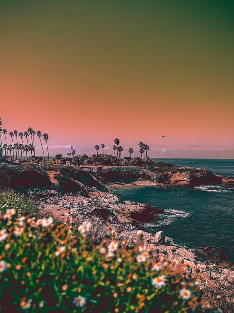 Sunset over the coast line in La Jolla, San Diego, California La Jolla California Aesthetic, California Desert Aesthetic, San Diego California Aesthetic, Point Loma San Diego, Pacific Beach San Diego, San Diego City, La Jolla California, Desert Aesthetic, Point Loma