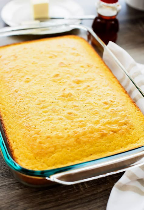 Dessert To Go With Chili, Sides With Chili, Soft Cornbread, Classic Cornbread, Best Cornbread Recipe, Cornbread Cake, Make Biscuits, Cornbread Recipe Sweet, Cornbread Recipes