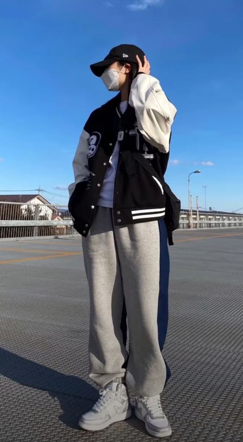 Korean Streetwear Fashion Women, Masculine Girl Outfits, Baggy Outfit Woman, Korean Tomboy Outfits, Masculine Outfits For Women, 90s Chola, Outfit Ideas Tomboy, 90s Chola Fashion, Slay Fashion