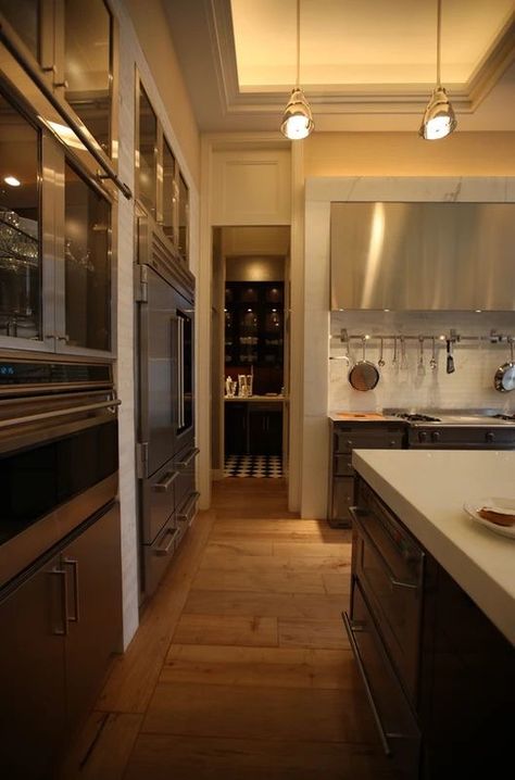 Townhouse Kitchen, Brownstone Interiors, Nyc Brownstone, Nyc Townhouse, Nyc Penthouse, Street Townhouse, Townhouse Interior, London Townhouse, London House