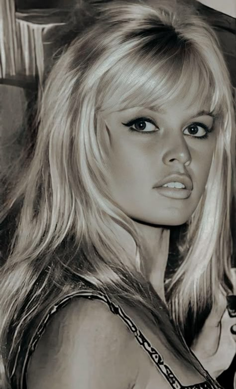 Bridget Bardot Bangs, Bardot Makeup, Bridget Bardot Hair, Brigitte Bardot 60s, Brigitte Bardot Young, Brigitte Bardot Hair, Dry Long Hair, Bangs Inspo, Bardot Bangs