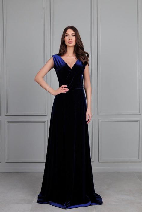 Long Velvet Dress, Velvet Bridesmaid, Velvet Dress Long, Low Back Dresses, Blue Party Dress, Blue Dress Formal, Dress Velvet, Maxi Bridesmaid Dresses, Maxi Gown Dress