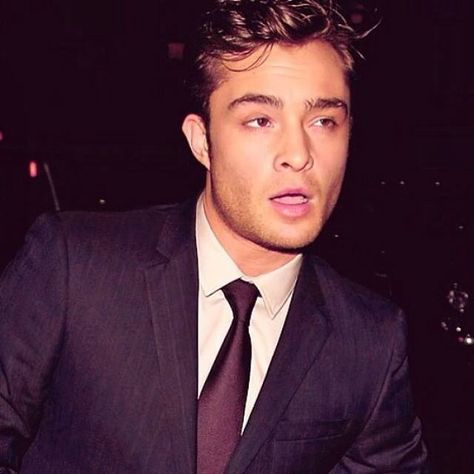 Ed Westwick 2000s, Chuck Bass Ed Westwick, Stile Blair Waldorf, Gossip Girl Aesthetic, Chuck Blair, Chuck And Blair, Ed Westwick, Chuck Bass, Dream Guy