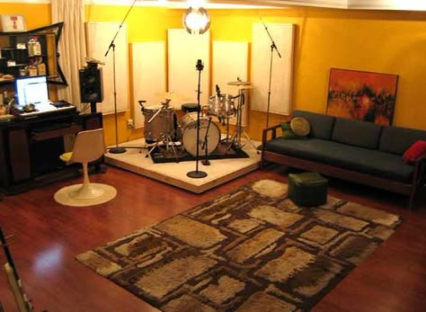 Music Room Ideas, Music Room Design, Drum Room, Home Studio Ideas, Home Music Rooms, Basement Studio, Rehearsal Room, Recording Studio Home, Music Studio Room