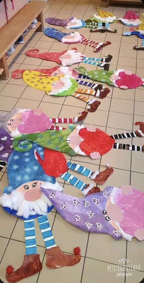 2024 Art For Kids, Christmas Gnome Art For Kids, Winter Decoration Kindergarten, Christmas Gnome Art Projects For Kids, Christmas Crafts For 2nd Graders, Christmas Art Kindergarten, December Art Projects For Kids, Winter Craft Ideas, Gnome Christmas Decor