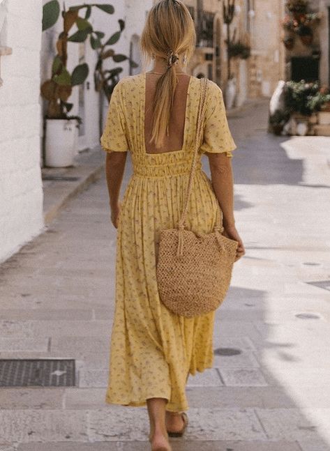 Sukienki Maksi, Easy Wear Dresses, Dress Like A Parisian, Parisian Summer, Bohemian Beauty, Parisian Chic Style, Parisian Women, 70s Hippie, Stil Boho