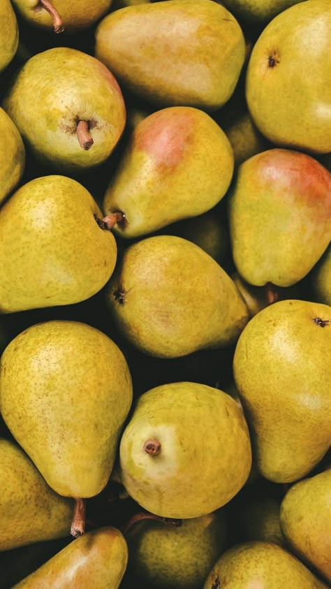 Pears Aesthetic, Pom Nails, Pear Aesthetic, Pear Wallpaper, Background Mood, Massive Garden, Vegetables Photography, Food Art Photography, Pear Fruit