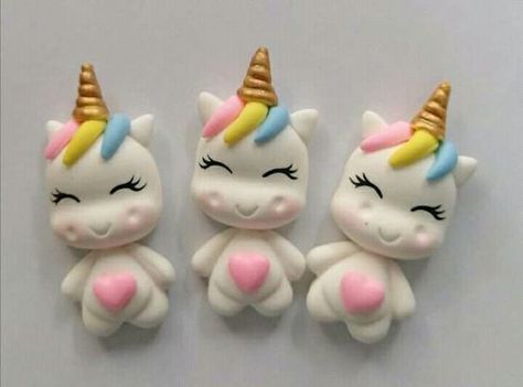 Fondant Unicorn Cake Toppers, Fimo Kawaii, Fabric Paint Shirt, Sculpture Ceramic, Handmade Ceramics Pottery, Doll Diy Crafts, Hand Crafts For Kids, Polymer Clay Diy, Fondant Toppers