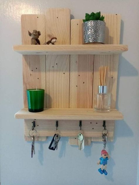 Rustic Key Holder, Small Pallet, Key Holder Diy, Reclaimed Pallets, Reclaimed Wood Projects, Rustic Wall Sconces, Key Holders, Reclaimed Pallet Wood, Rustic Shelves