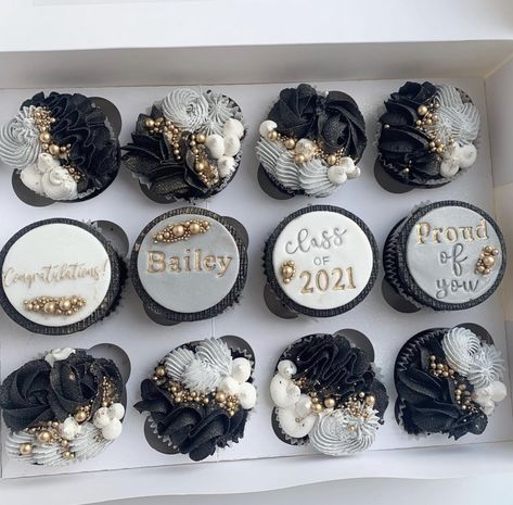 Congratulations Cupcakes Ideas, Prom Cupcakes Ideas, Prom Cakes Ideas, Graduation Cupcakes 2024, Prom Cupcakes, Grad Cupcakes, Best Birthday Cake Designs, Black Cupcakes, Graduation Food