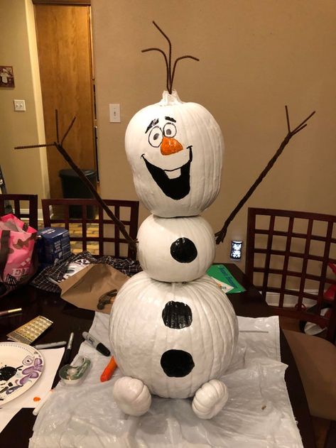 Megamind Pumpkin, Olaf Pumpkin Carving, Olaf Pumpkin, Diy Nursery Ideas, Halloween Pumpkin Crafts, Frozen Pumpkin, Pumpkin Decorating Contest, Christmas Pumpkins, Disney Olaf