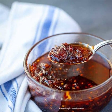 Asian Sauce Recipes, Homemade Chili Sauce, Chinese Sauces, Dumpling Dipping Sauce, Xo Sauce, Turnip Cake, Braised Chicken Breast, Teriyaki Sauce Recipe, Chili Sauce Recipe