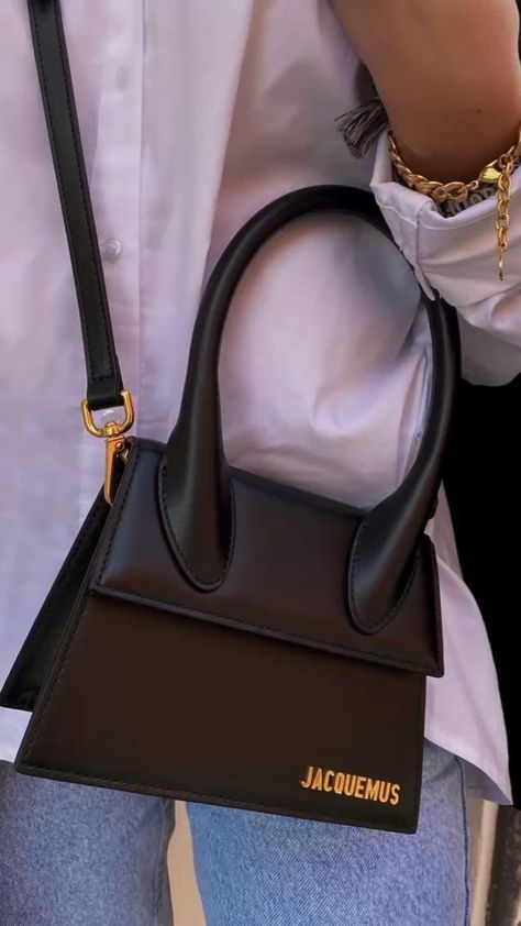 Sac Jaquemus, Trendy Designer Bags, Jacquemus Bag Outfit, Jacquemus Aesthetic, Purses Aesthetic, Handbag Aesthetic, Jacquemus Bags, Jacquemus Bag, Trendy Purses