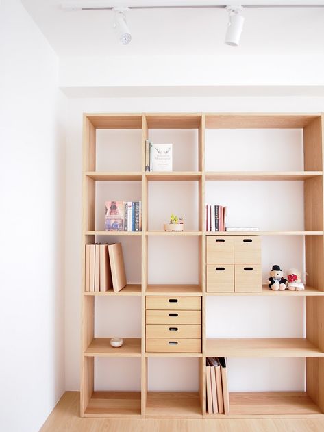 Scandinavian Bedroom at L + M by The Minimalist Society Pte Ltd - Hometrust Bedroom With Bookshelf, Muji Style Interior, Muji Inspired Home, Muji Interior Design, Muji Interior, Log Home Kitchens, Stacking Shelves, Muji Home, Scandinavian Style Home