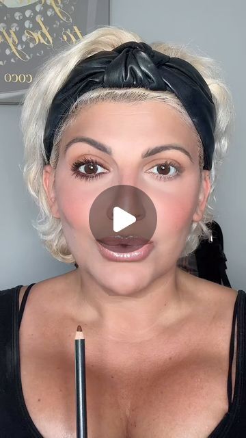 Cristina Pignataro on Instagram: "Check out the power of a really amazing eyeliner!!! If you are a brown eyed or blue eyed girl this is the ONLY pencil you will need this summer. Trust me! 
#eyeliner #eyelinertutorial #browneyes #browneyesmakeup #blueeyesmakeup #eyemakeup #maccosmetics #easyeyemakeup #makeupforbeginners #easymakeup" Brown Eyeliner Blue Eyes, Best Eyeliner For Blue Eyes, Makeup To Make Blue Eyes Pop, Eyeliner For Brown Eyes, Bronze Eyeliner, Blue Eyed Girl, Eyeliner Tips, Exercise Plans, Blue Eyed Girls