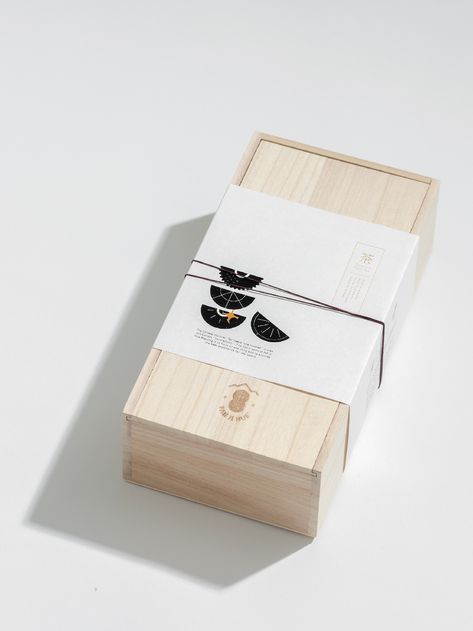 Tea Package, Wood Packaging, Wooden Packaging, Japanese Packaging, Metal Printing, Packaging Label Design, Creative Package Design, Fruit Packaging, Small Business Packaging Ideas