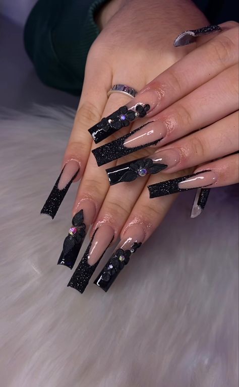 Extra Long Black Acrylic Nails Designs, Black Nail Ideas For Prom, Black Acrylics With Design, Black Acrylic Birthday Nails, Black Long Square Acrylic Nails, Black Birthday Acrylic Nails, Black Nail Designs Prom, Graduation Nails Acrylic 2023, Black Birthday Nails Acrylic