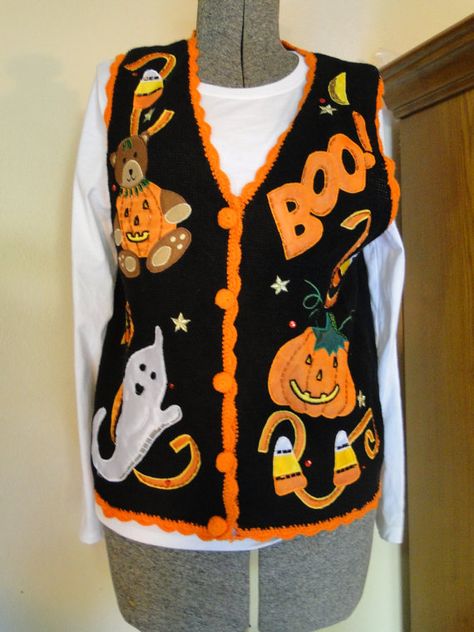 Halloween Vest, Patchwork Vest, Black Pumpkin, Halloween Jack O Lanterns, Halloween Sweater, Pumpkin Colors, Halloween Vintage, Button Sweater, Vest Outfits