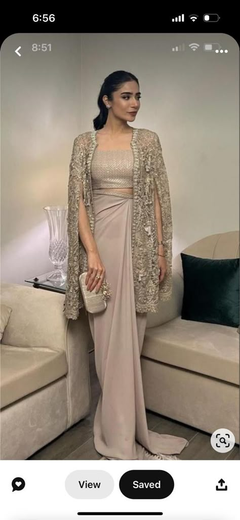 Indian Outfits With Jacket, Traditional Jacket Dresses For Women, Indian Jacket Dresses For Women, Fashion Show Outfit Ideas For Women, Unique Indian Wedding Outfits, Wedding Guest Dress Desi, Indo Western For Wedding, Bridal Trousseau Outfits, Cutlines Fashion