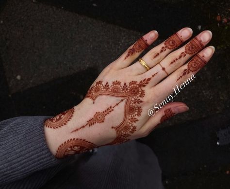 Simple Henna Designs Hand, Henna Inspiration, Mahendi Designs, Finger Henna Designs, Eid Mehndi Designs, Henna Tattoo Designs Hand, Latest Henna Designs, Simple Mehndi Designs Fingers, Pretty Henna Designs