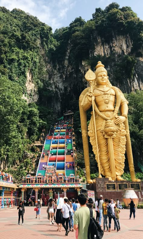 Batu caves, Kuala Lumpur Batu Caves Malaysia Photography, Kuala Lumpur Malaysia Aesthetic, Kuala Lumpur Aesthetic, Malaysia City, Malaysia Aesthetic, 2024 Holidays, Travelling Asia, Batu Caves, Vacation Aesthetic