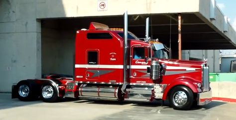 ♣ ♠ ♦ ♥ Kenworth W900 Custom Paint, Custom Peterbilt, Tractor Trailer Truck, Kenworth W900, Custom Big Rigs, Truck Paint, Show Trucks, Built Truck, Heavy Duty Trucks