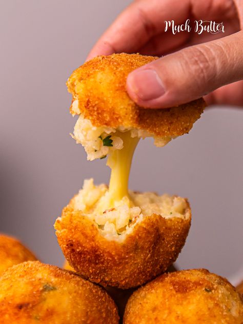 Arancini (Italian Rice Balls) - Much Butter Italian Suppli Rice Ball, Easy Arancini Recipe, Rice Croquettes Italian, Chicken Arancini Balls, Fried Rice Balls Italian, Cauliflower Rice Balls, Easy Arancini Balls, Risotto Balls Recipes, Savory Balls Recipe