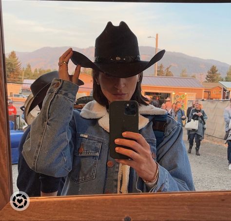 Jackson Hole Rodeo, Mountain Men, Mountain Man, Jackson Hole, Show Me, Rodeo, Cowboy Hats, Latest Fashion Trends, Autumn Fashion