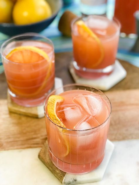 Greyhound Cocktail Recipe, Grapefruit Liqueur Recipe, Greyhound Drink, Girls Night Cocktails, Greyhound Cocktail, Tasty Peach, Vodka Recipes Drinks, Boozy Popsicles, Crimson Velvet