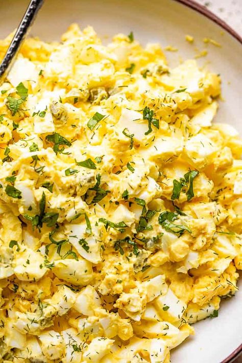 This Egg Salad with Pickles is creamy and flavorful. The pickles add crunch and the dill adds freshness. It's the perfect snack or light meal - put it in a sandwich or on a salad and you’re all set! #eggsalad #sandwiches #healthylunch Egg Salad With Dill, Salad With Pickles, Homemade Flatbread Recipes, Egg Salads, Egg Salad Recipes, Antipasto Pasta, Classic Egg Salad Recipe, Antipasto Pasta Salads, Best Egg Salad Recipe