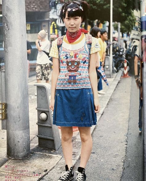 China 2000s Fashion, Fruits Magazine Summer, Fruits Magazine 2000s, Japan 2000s Fashion, 90s Japanese Fashion, Kid Core Outfits, Aesthetic Fruits, Webtoon Characters, Taiwan Fashion