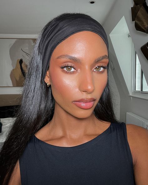 Sydney J. Harper | I’m in London…of course the one and only @nikki_makeup did my makeup🥰💅🏾 | Instagram Yara Shahidi Makeup, Sydney J Harper, Show Video, My Makeup, The One And Only, Beautiful Black Women, Makeup Inspo, One And Only, Tea Time