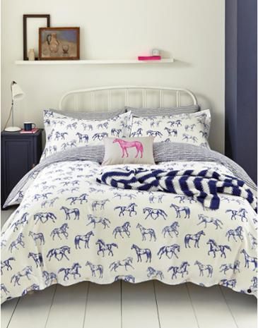 Joules Horse Print Duvet Cover, Creme. Bedroom Design Ideas Teenagers, Horse Girls Bedroom, Horse Themed Bedrooms, Country Bedroom Furniture, Horse Bedroom, Horse Room, Horse Bedding, Equestrian Decor