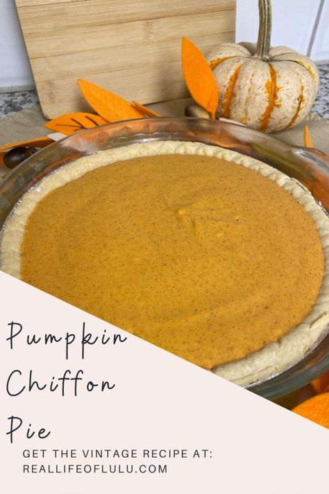 Old Fashioned Pumpkin Chiffon Pie Recipe - Real Life of Lulu Pumpkin Chiffon Pie Recipe, Chiffon Pie Recipe, Pumpkin Chiffon, Pumpkin Chiffon Pie, Desserts Fall, Chiffon Pie, Homemade Pie Recipes, Quick Cookies Recipes, Soft Baked Cookies