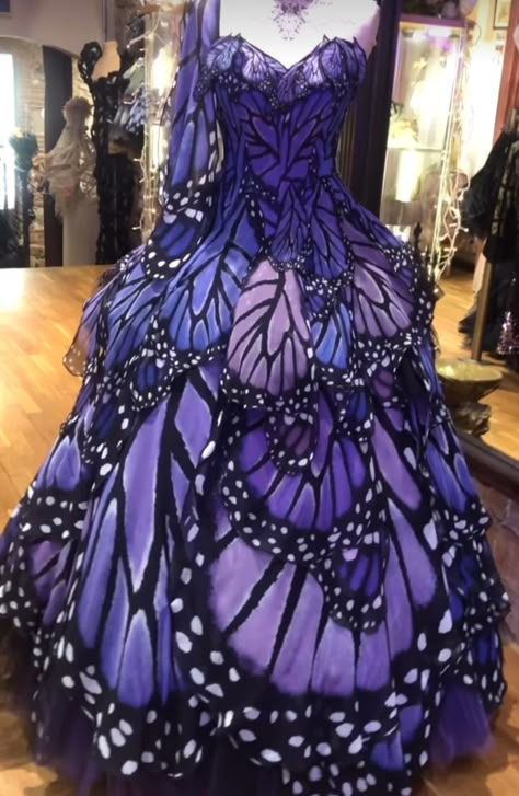 Butterfly Ball Gown, Purple Fairy Dress, Magical Dress, Ball Gowns Evening, Old Fashion Dresses, Ball Gowns Prom, Fantasy Dresses, Fashion Illustration Dresses, Fantasy Gowns