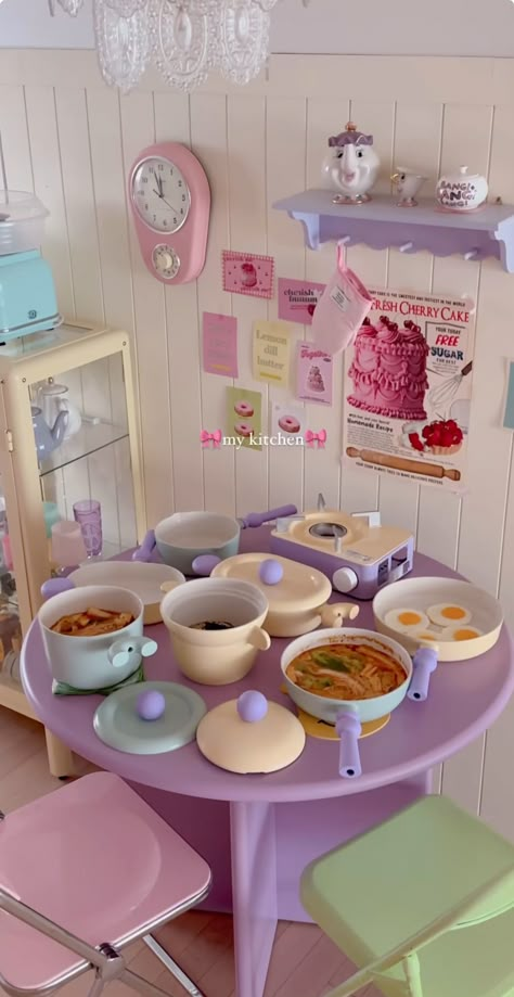 Dining Room Pastel, Kawaii Dining Room, Kawaii Kitchen Aesthetic, Cute Dining Table Small Spaces, Save Space Furniture, Danish Pastel Kitchen, Cute Kitchen Table, Cute Dining Table, Colorful House