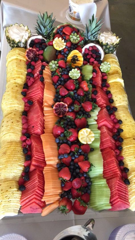 Large Fruit Display, Hawaiian Sides, Plateau Fruit, Blossom Tree Wedding, Fruit Tables, Fruits Salad, Fruit Table, Custom Cheese Board, Fruit Designs