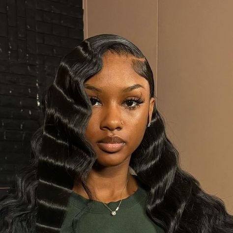 Side Crimped Hair, Deep Side Part With Crimps, Middle Part With Crimps Black Women, Side Part W Crimps, Side Part Crimps Frontal Wig, Crimped Wig Hairstyles, Middle Part Wig With Crimps, Bust Down Middle Part With Crimps, Crimped Wig